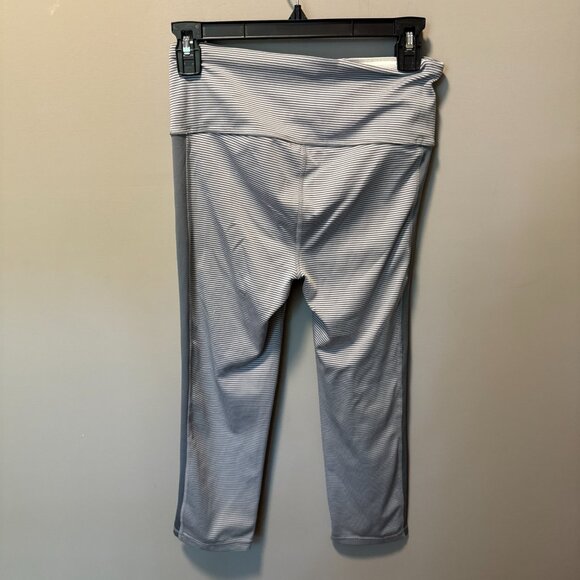 Gap Fit Capris - S - Picture 4 of 4